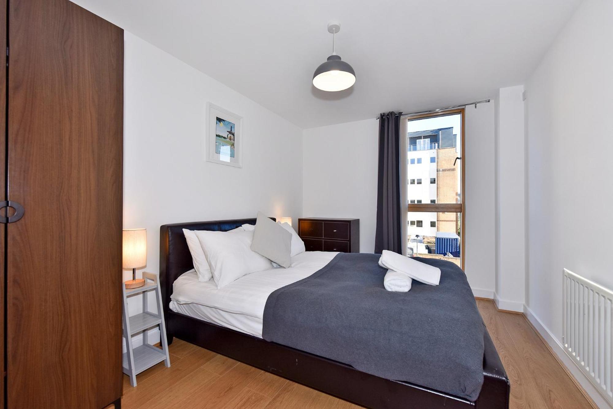 The Vizion Serviced Apartments From Pincott Properties - Free Parking, Private Balcony, And Wifi Milton Keynes Room photo