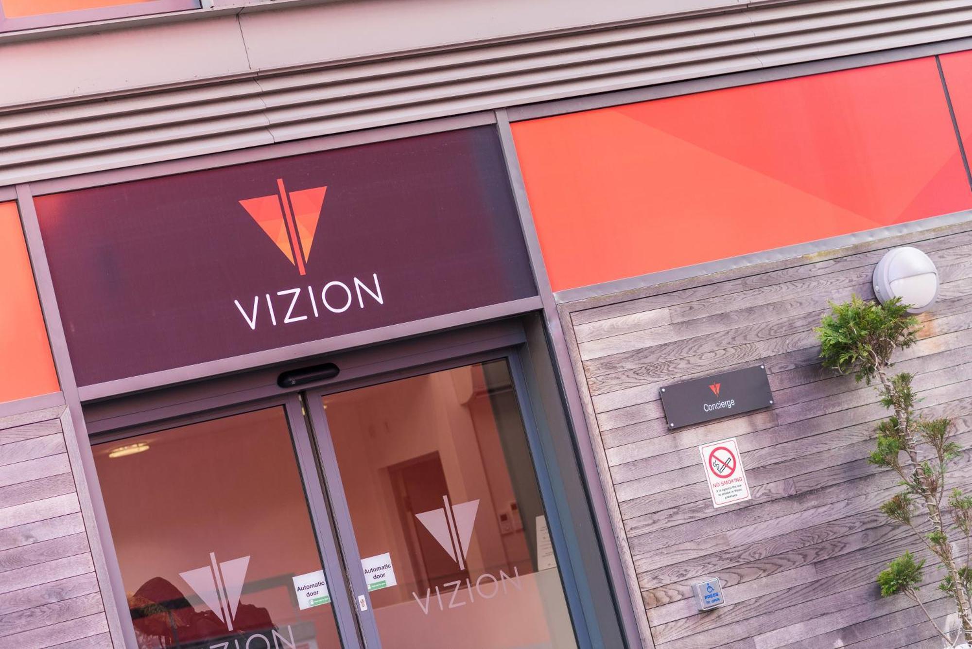 The Vizion Serviced Apartments From Pincott Properties - Free Parking, Private Balcony, And Wifi Milton Keynes Exterior photo